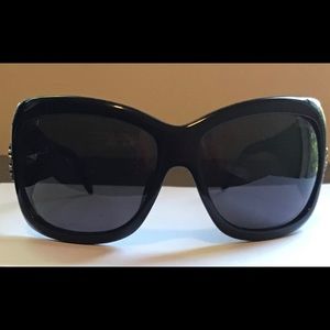 Beautiful sunglasses, great shape !